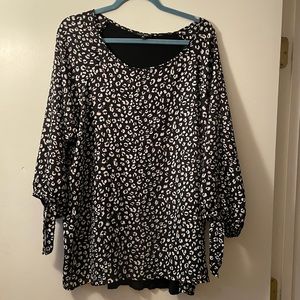 EUC Black and white leopard blouse